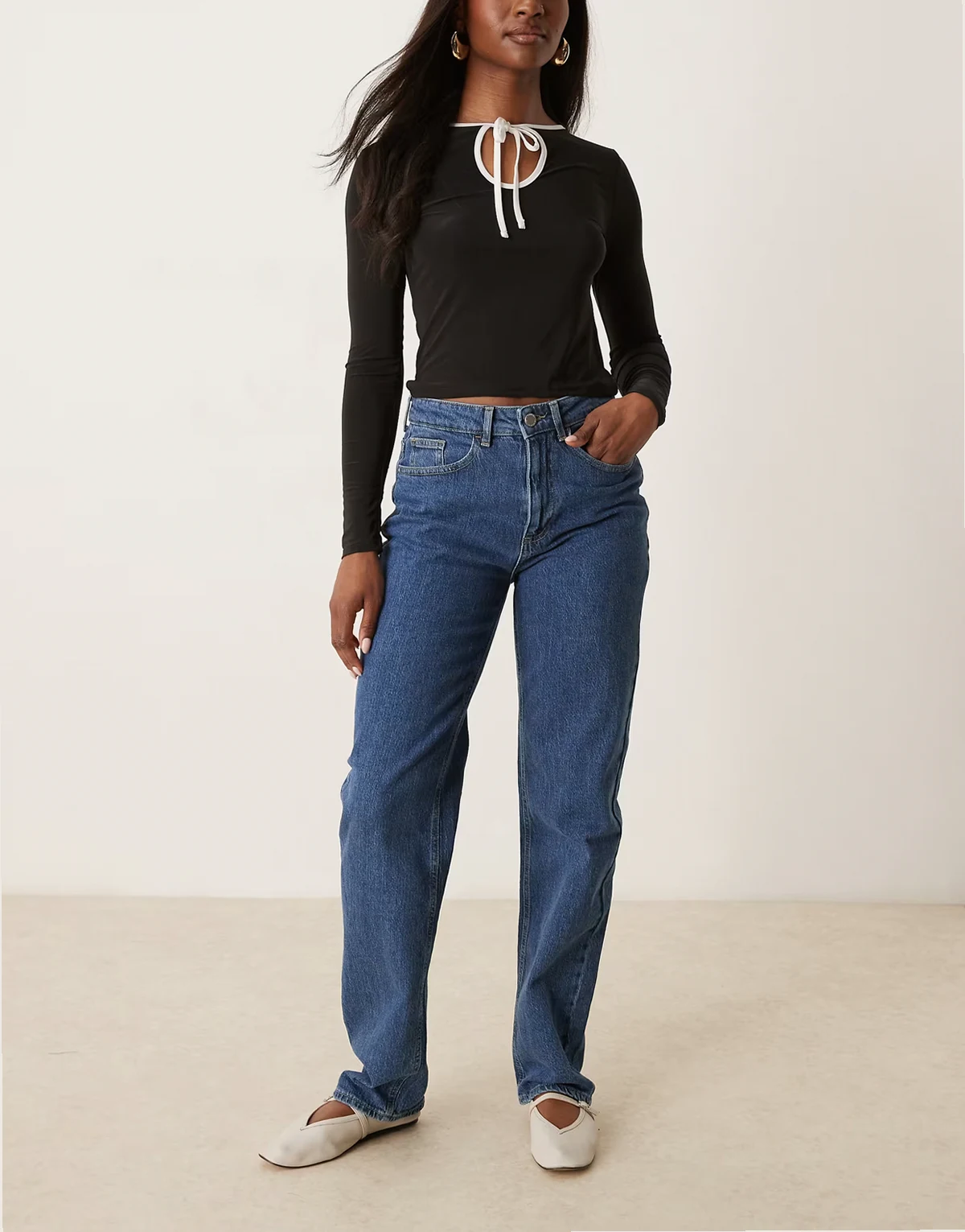 – Kelly – Jeans in Indigoblau mit hohem Bund und geradem Bein