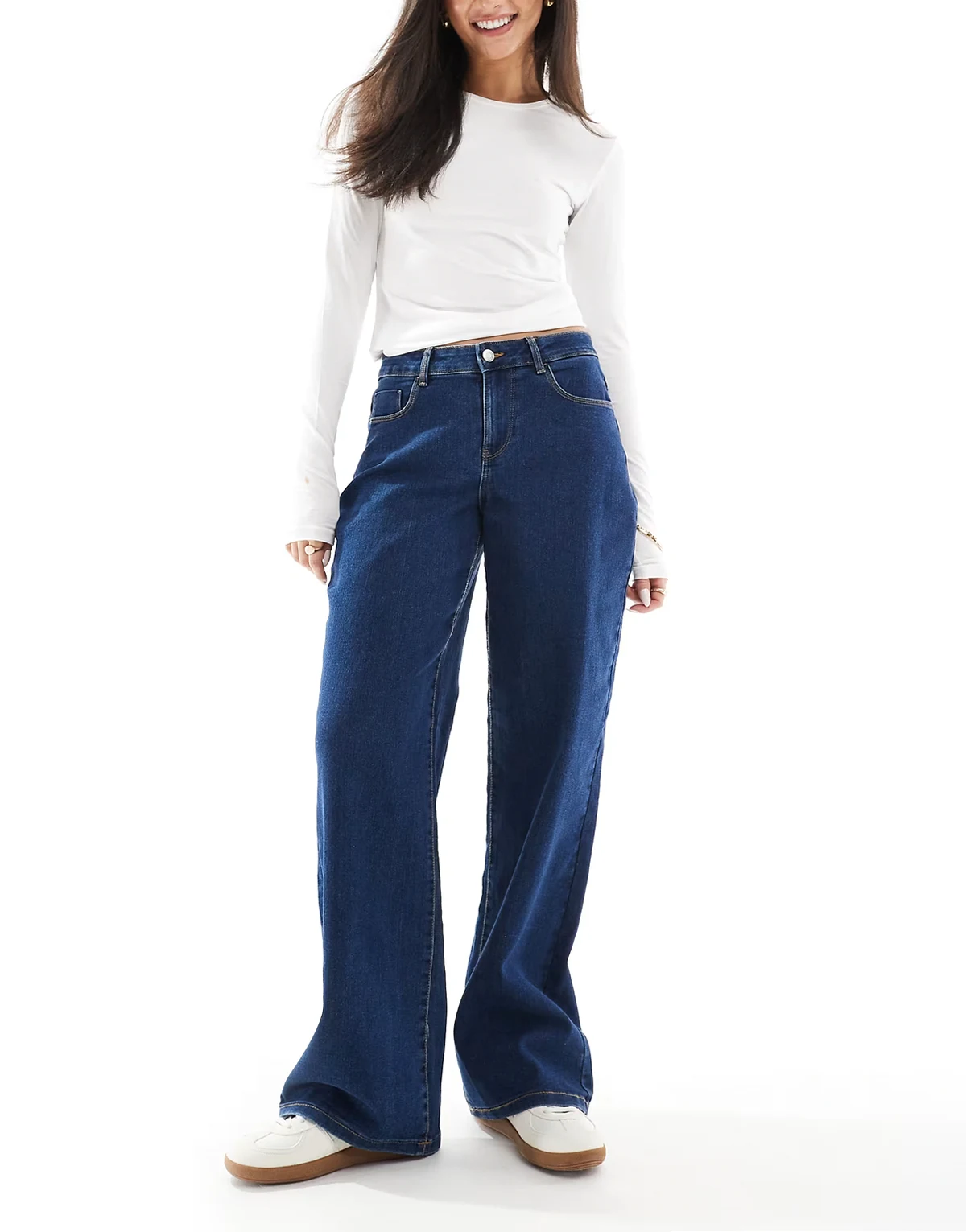 – Elly – Weite Jeans aus dunkelblauem Denim