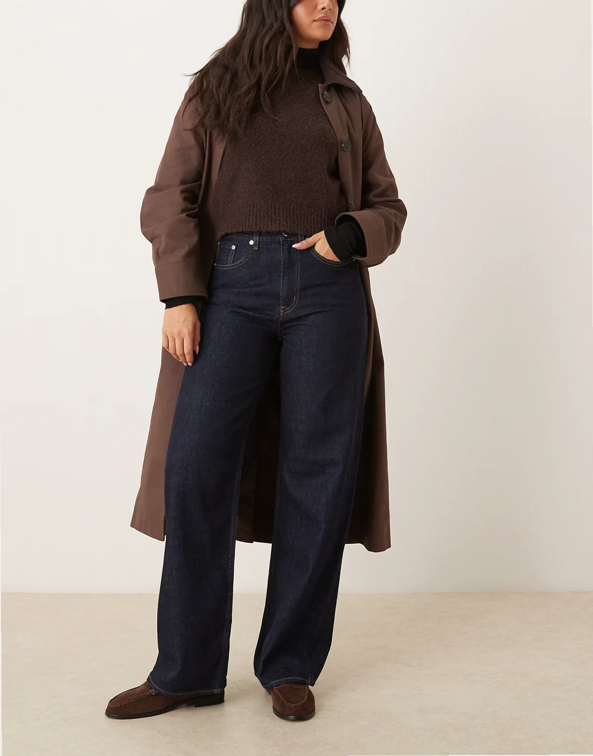 – Coral – Jeans in dunkelblauer Indigo-Rinse-Waschung mit hohem Bund und locker geschnittenem Bein