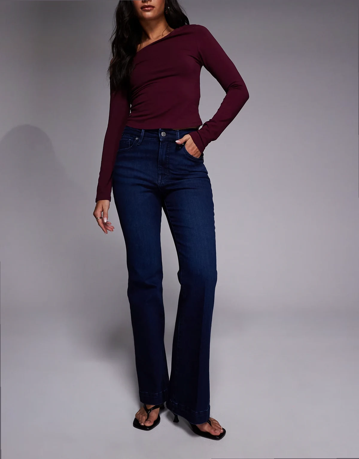 – Good Classic – Bootcut-Jeans in dunkelblauer Waschung