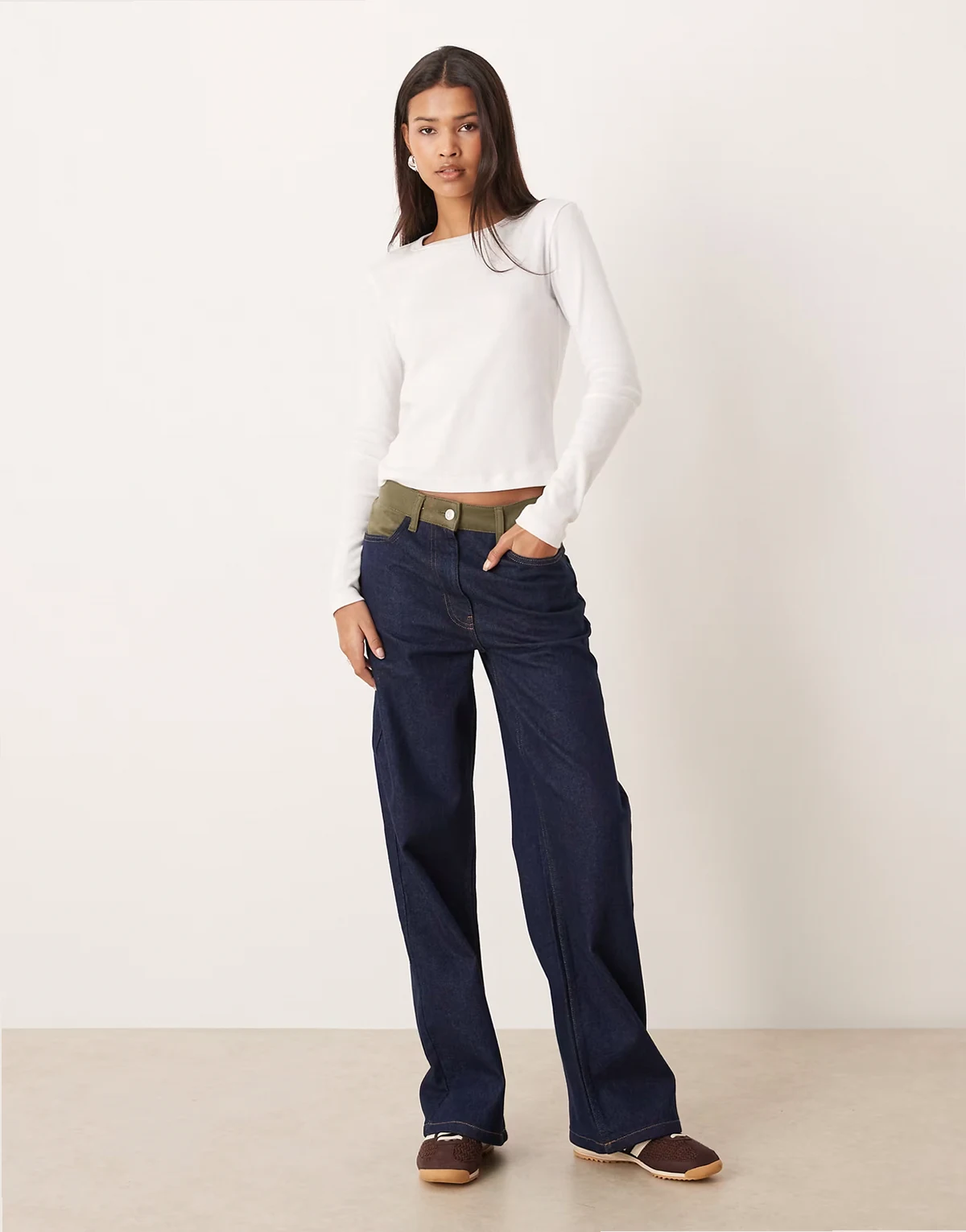 – Jeans in Indigoblau mit weitem Bein und Einsatz aus Cord