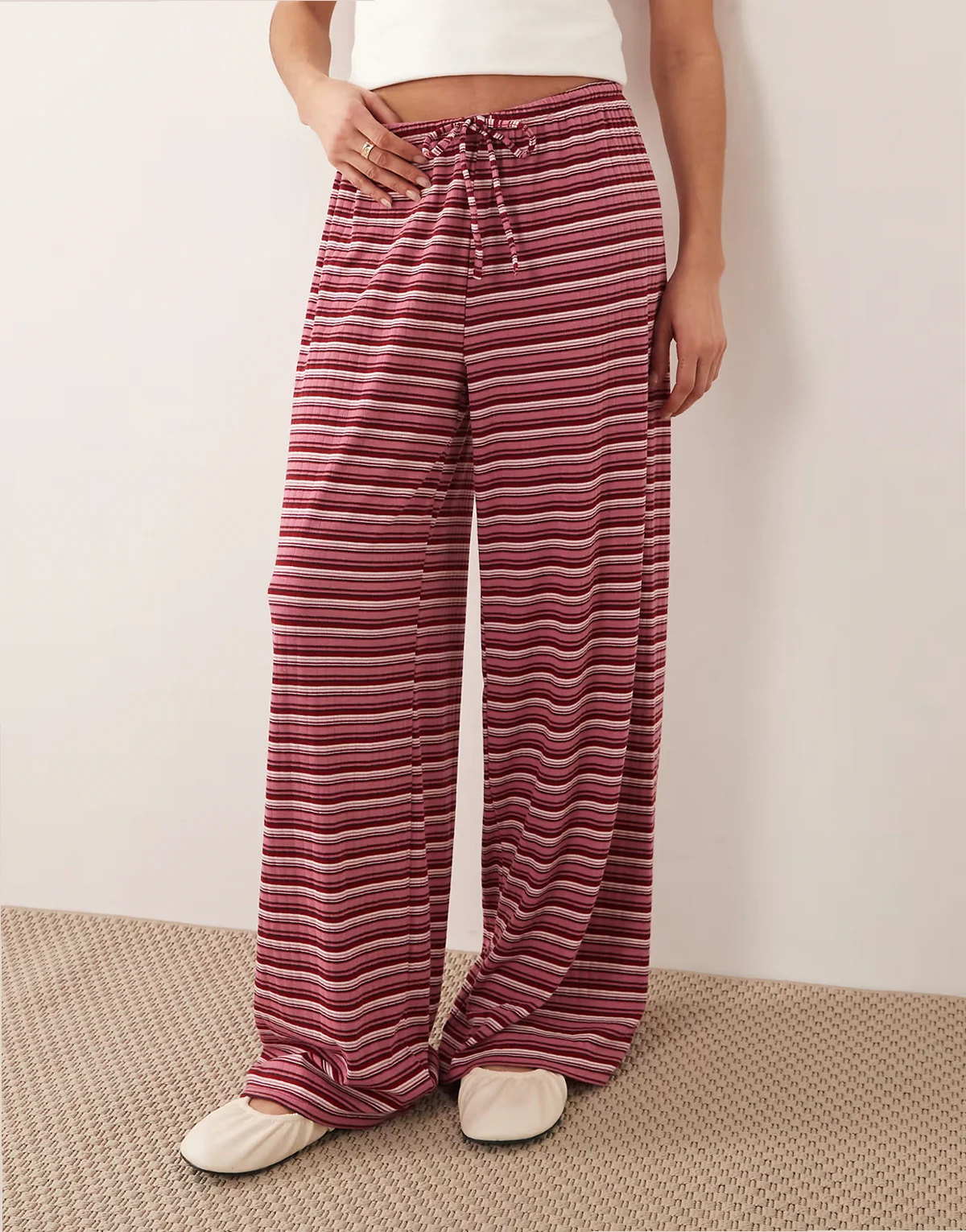 – Superweiche Hose aus Jersey in Rosa gestreift mit weitem Bein und Kordelzug an der Taille