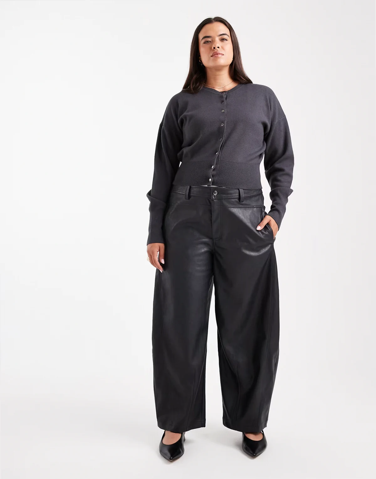 ASOS DESIGN Curve – Granatowe spodnie barrel z imitacji skóry z przeszyciami