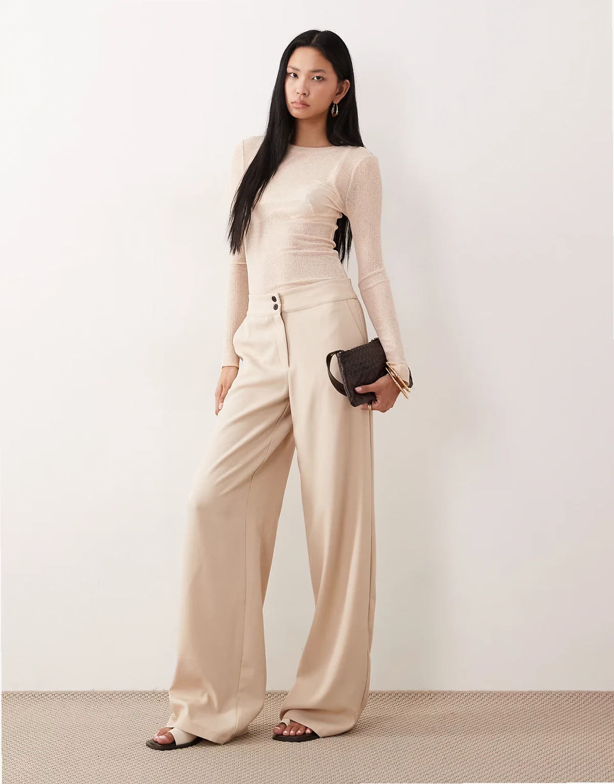 – Hose in Beige mit hohem Bund und weitem Schnitt
