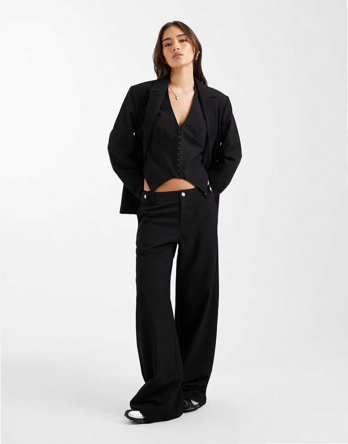 tailored low rise relaxed pants in black