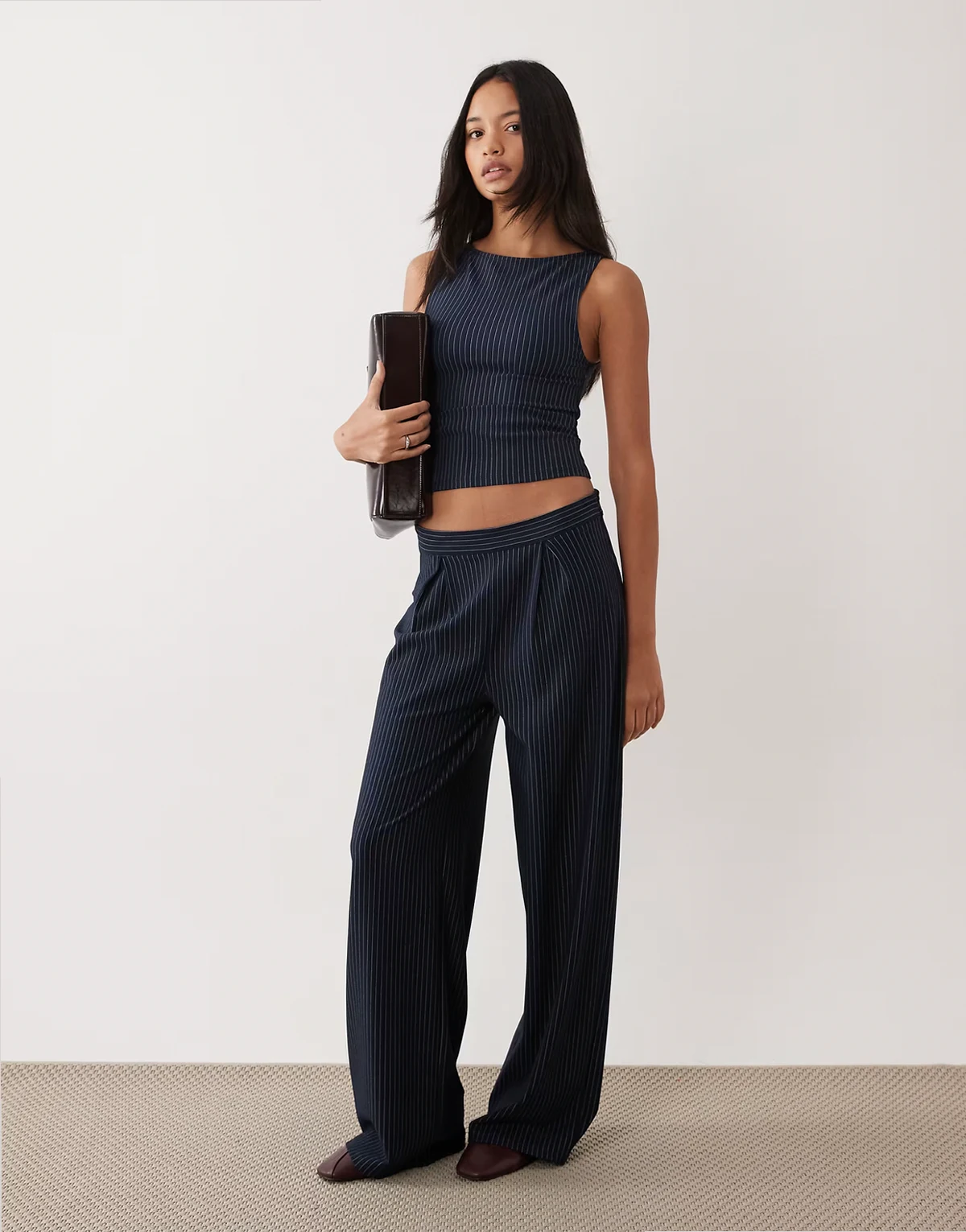 – Bundfaltenhose in Marineblau gestreift mit weitem Bein, Kombiteil