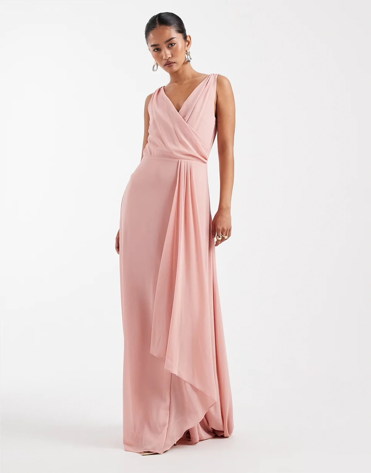 Bridesmaid – Różowa, szyfonowa sukienka maxi z ozdobnym drapowaniem