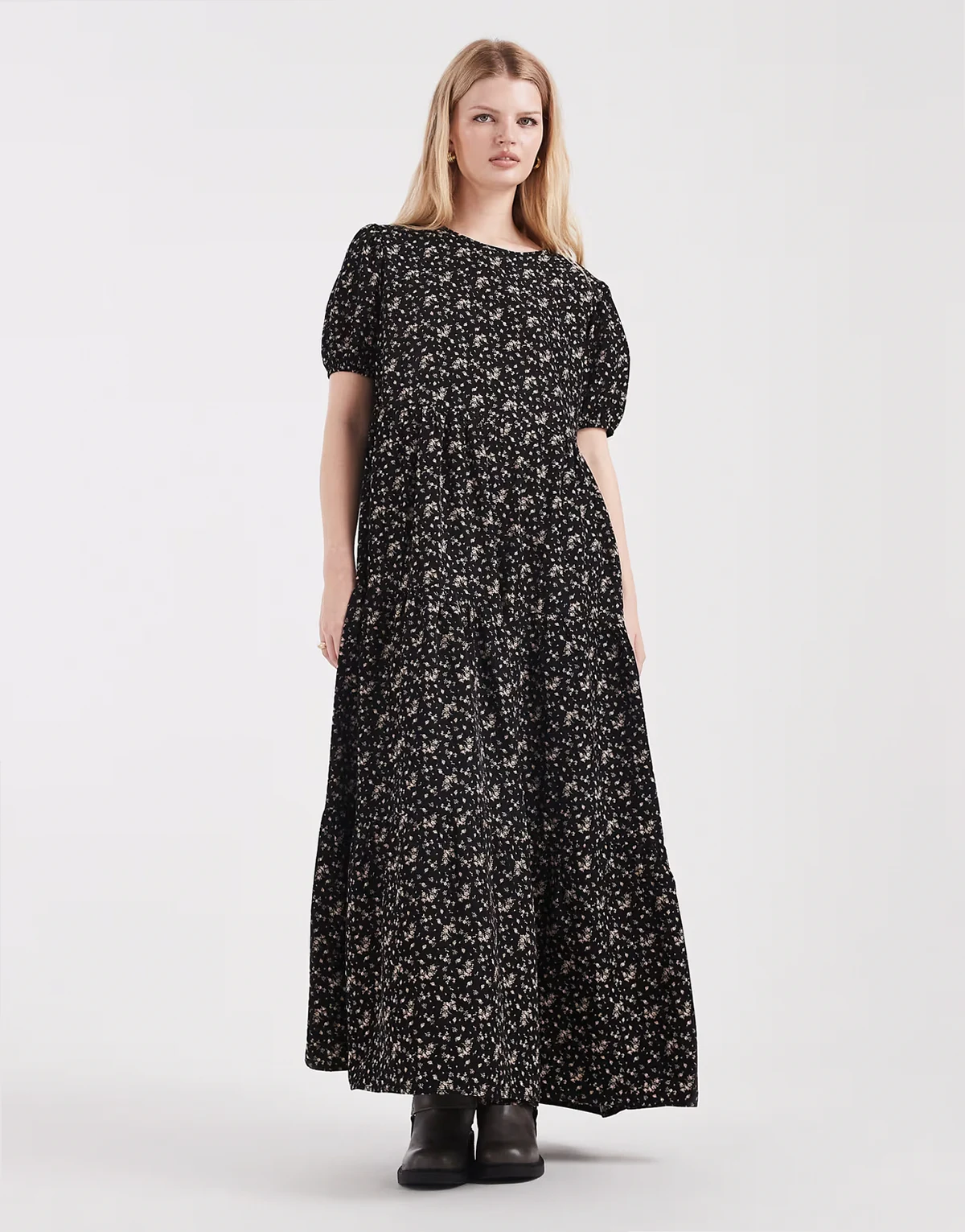 tiered smock maxi dress in black floral