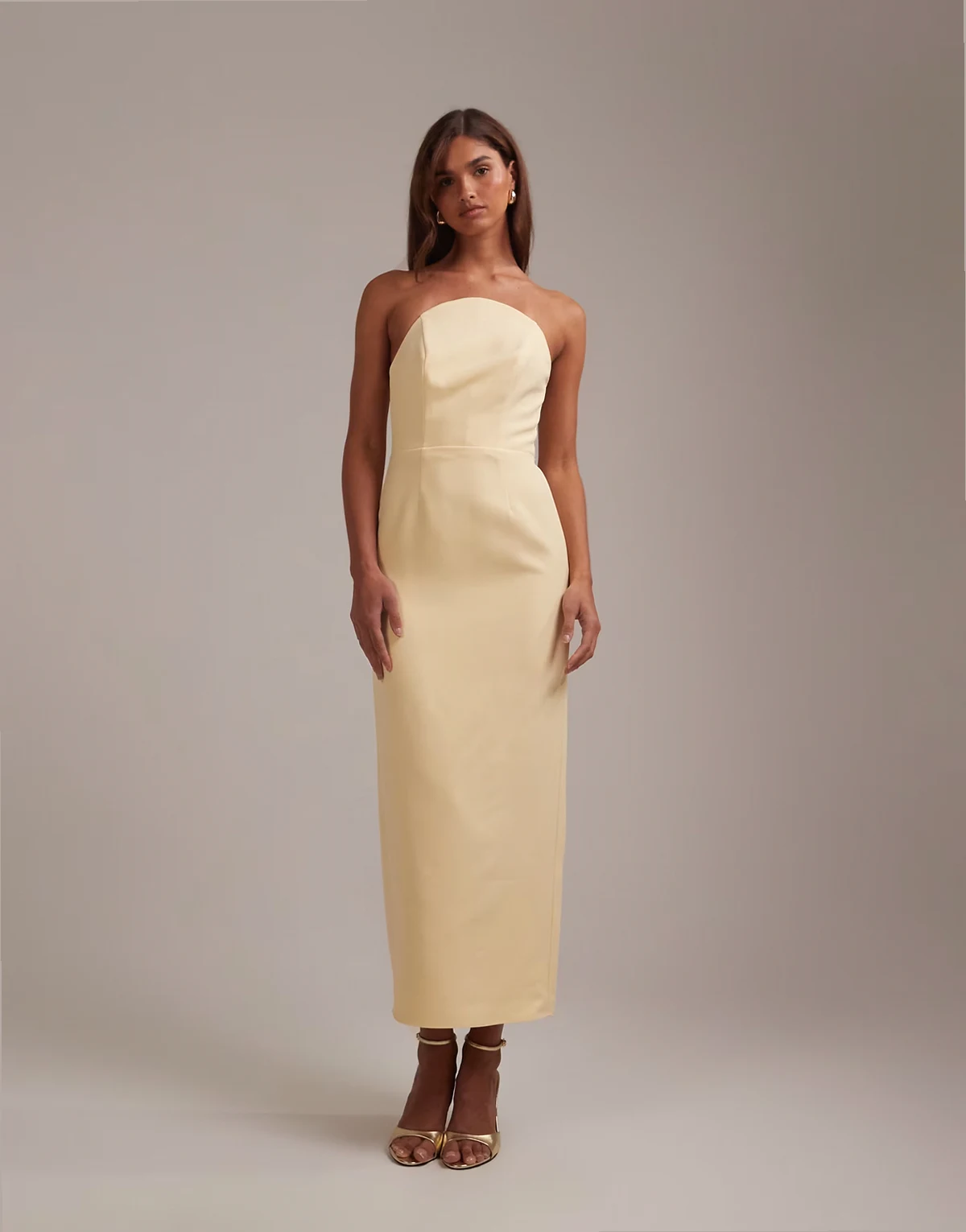 Bridesmaids – Cytrynowa sukienka z usztywnianej krepy z zaokrąglonym dekoltem bandeau