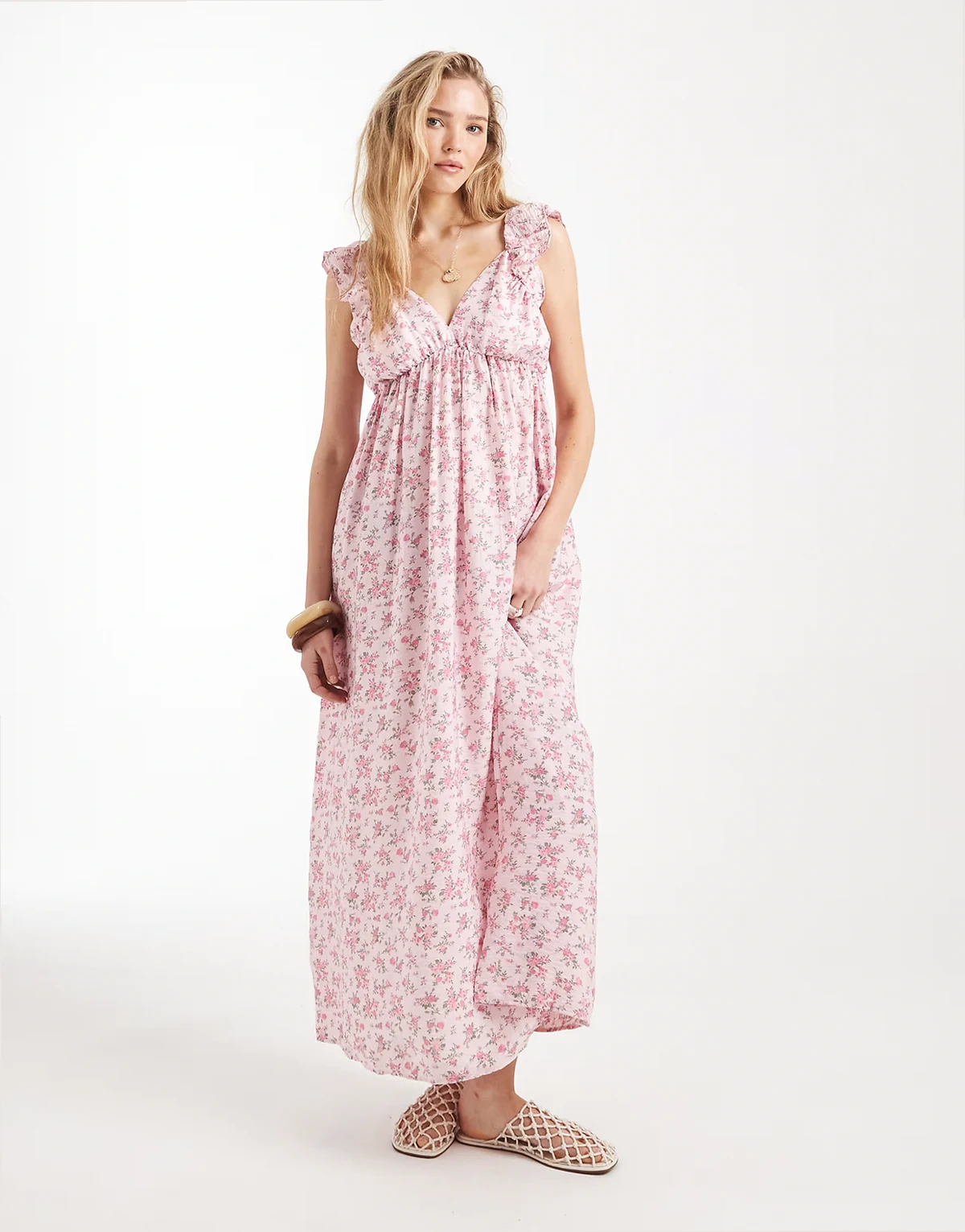 – Maxikleid mit gerüschter Schulterpartie, V-Ausschnitt und rosa Blumenmuster