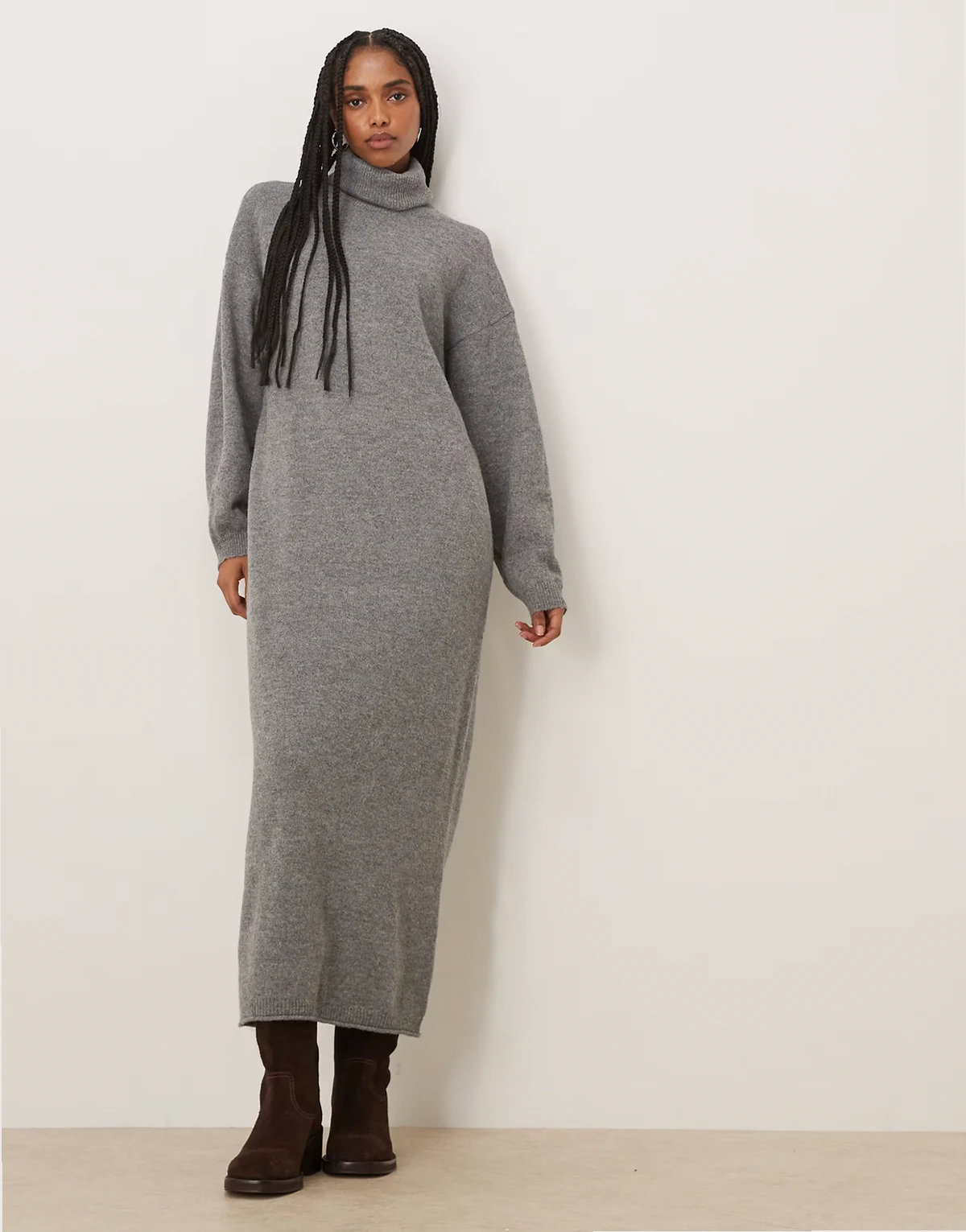 – Midikleid aus Strick in meliertem Mittelgrau mit Rollkragen