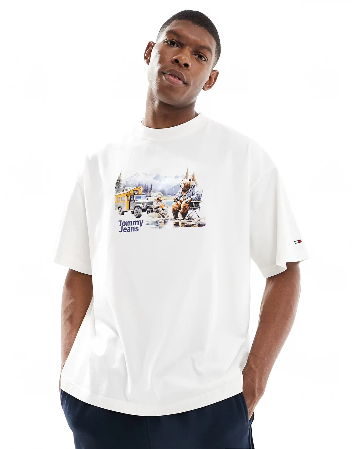 – T-Shirt in Weiß mit lustiger Camping-Grafik
