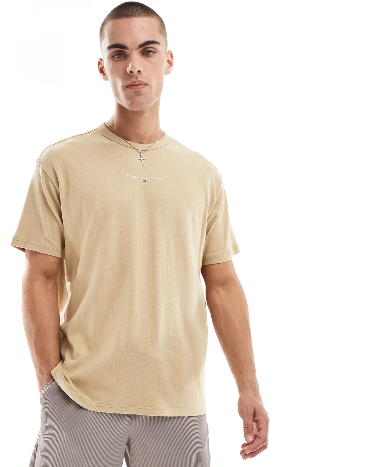 – T-Shirt in Hellbraun mit linearem Brust-Logo