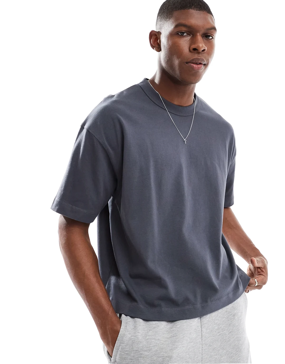 – Schweres, kastiges Oversize-T-Shirt in Anthrazit