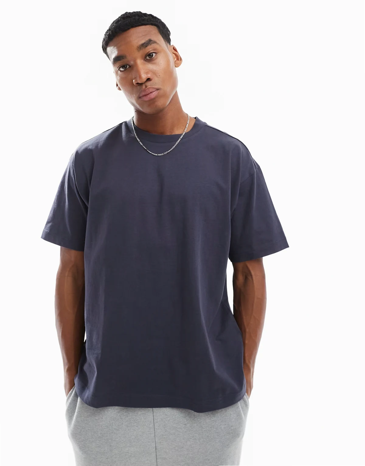 – Kastiges T-Shirt in Marineblau
