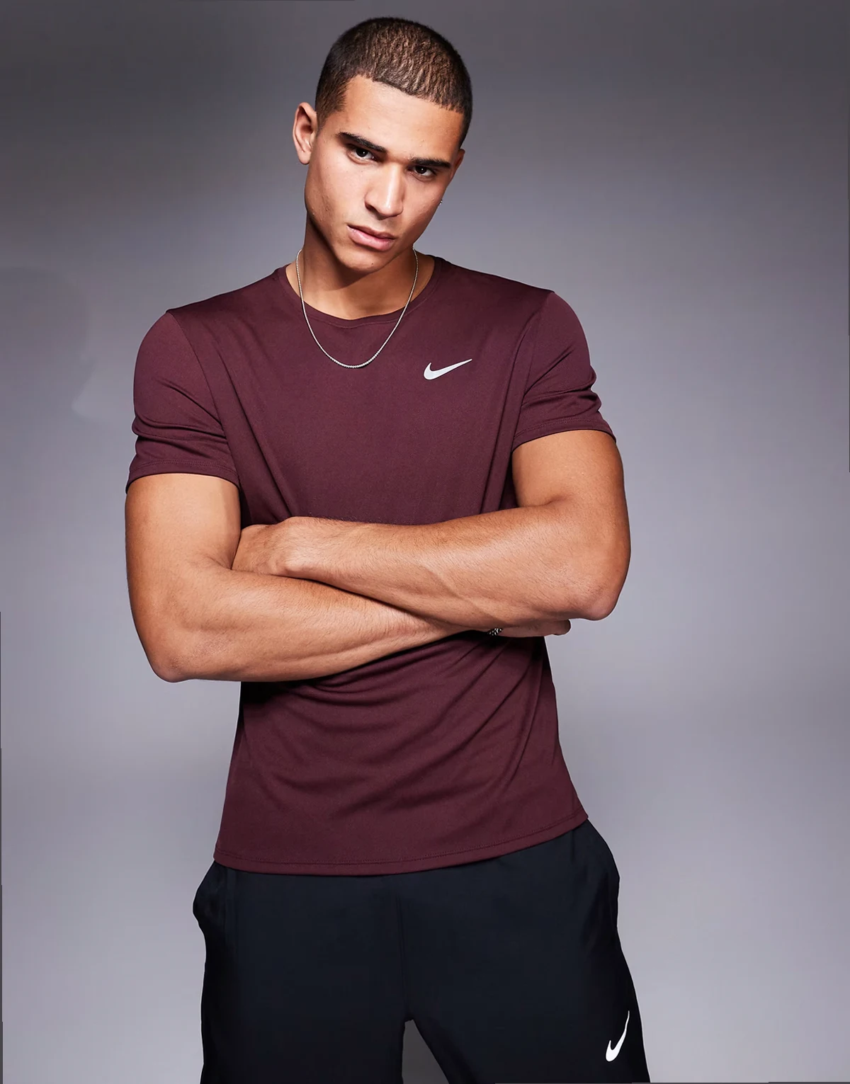 Miler Dri-FIT t-shirt in burgundy