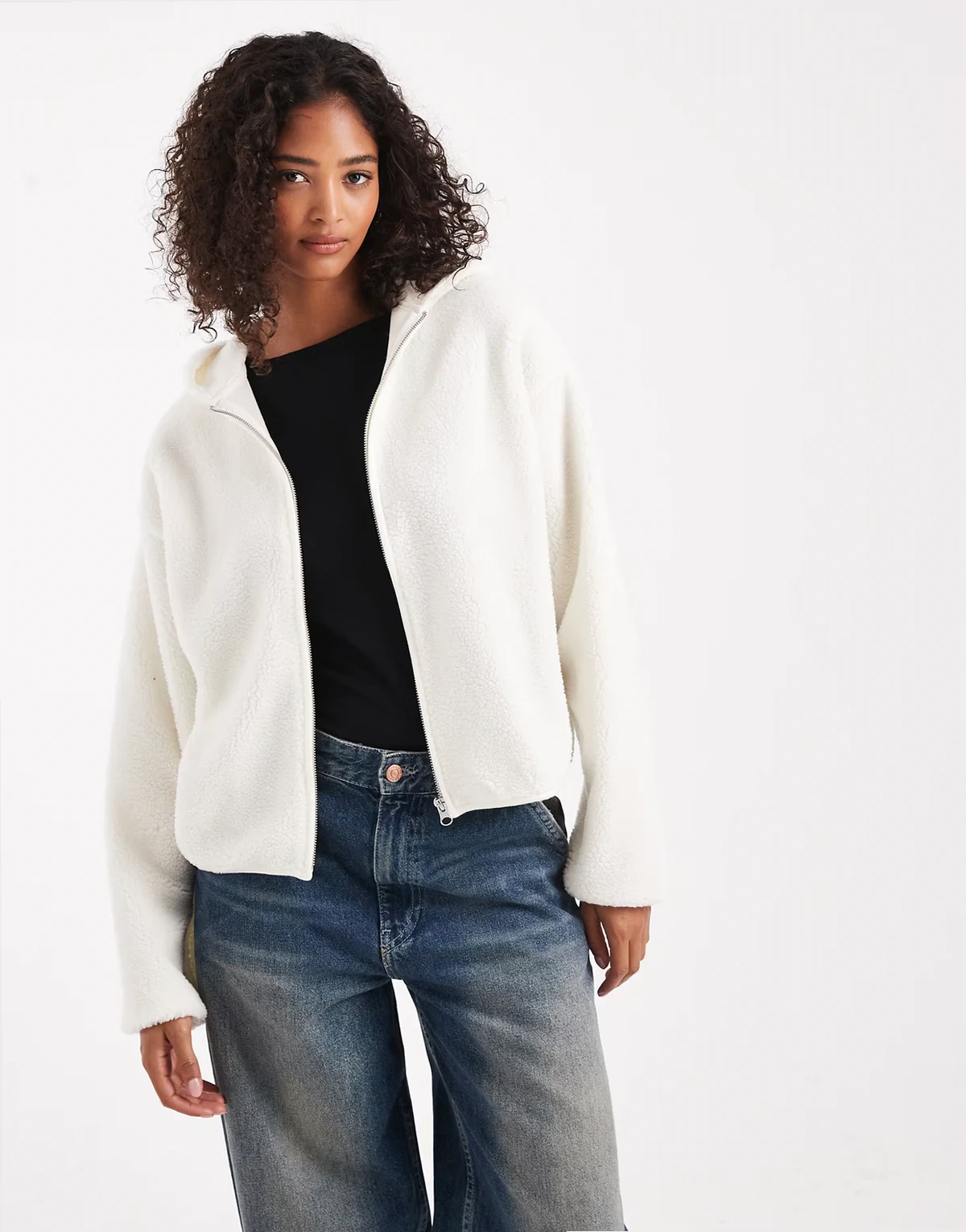 – Teddyjacke in Weiß mit Kapuze