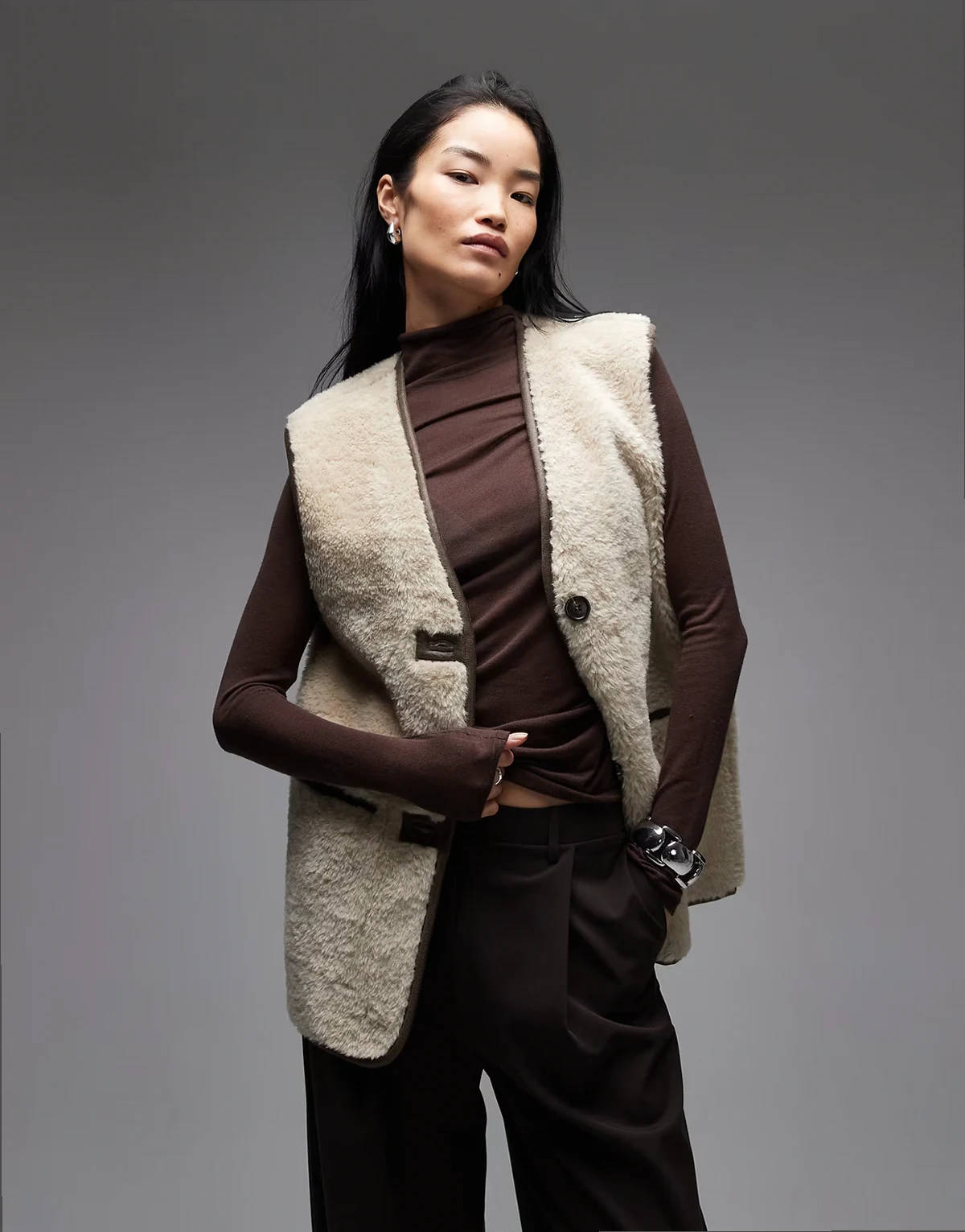 – Oversize-Weste aus Lammfellimitat in Beige