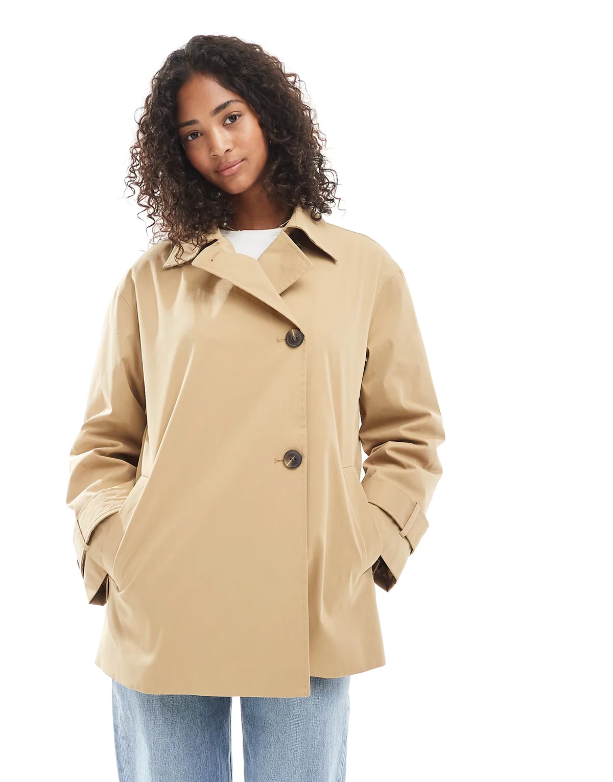 – Kurzer Trenchcoat in Beige mit asymmetrischem Design