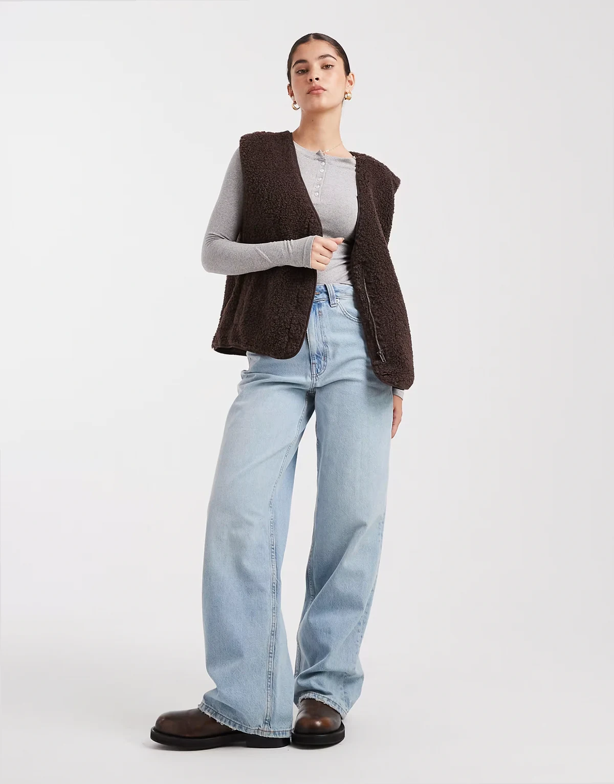 – Ärmellose Jacke aus Teddy-Fleece in Schokobraun