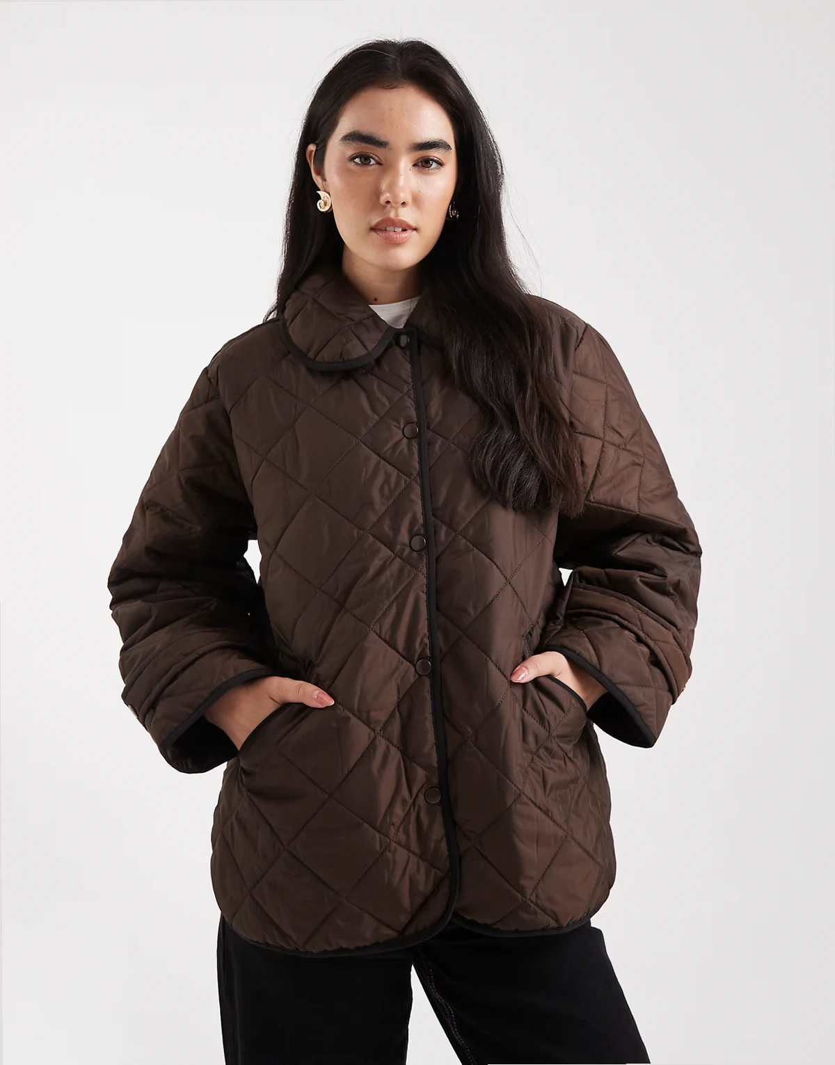 – Steppjacke in Schokobraun mit Kragendetail