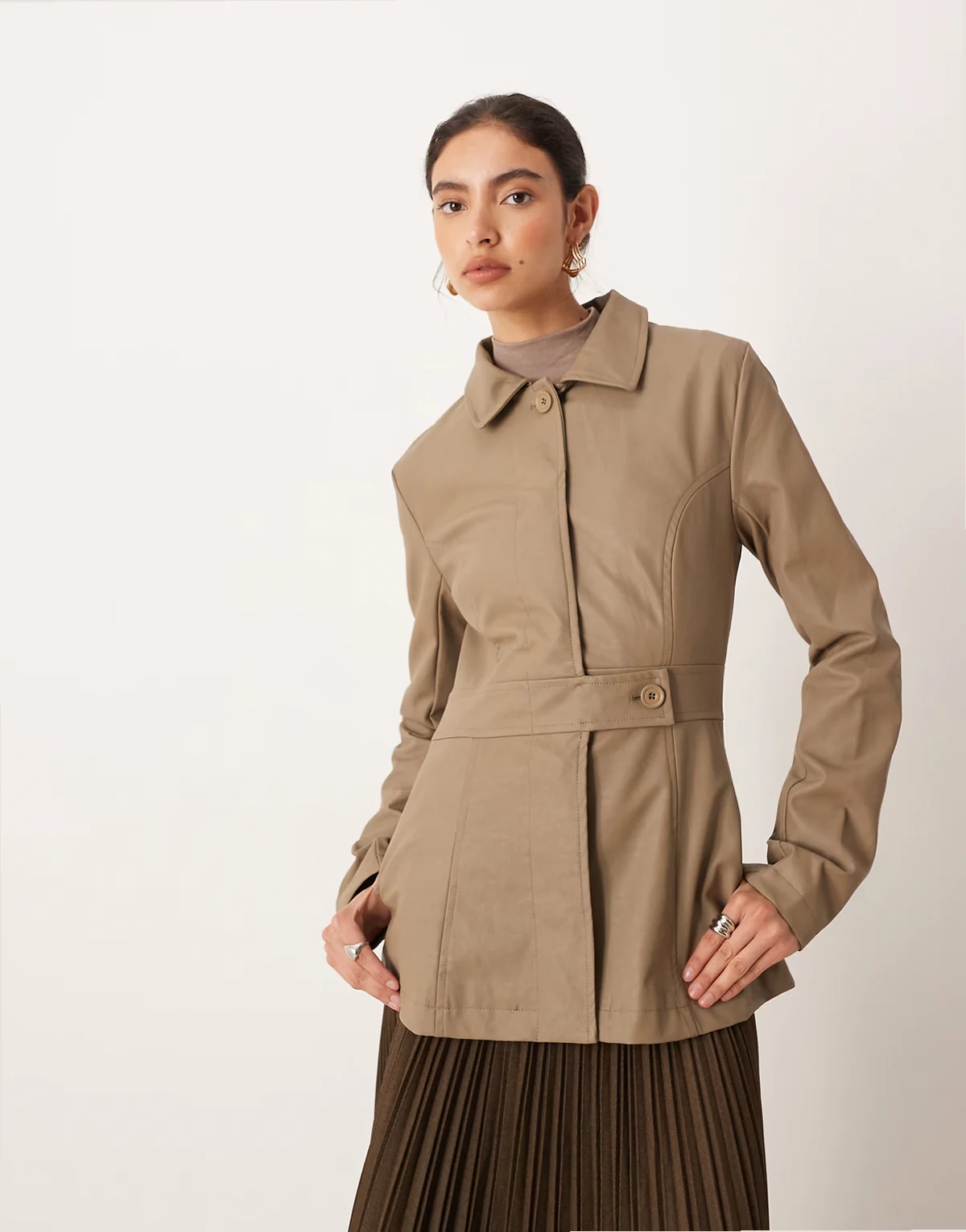 riku button down faux leather coat in mushroom