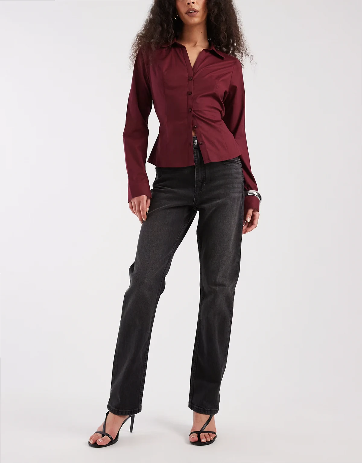 – Zigaretten-Jeans in Schwarz mit hohem Bund
