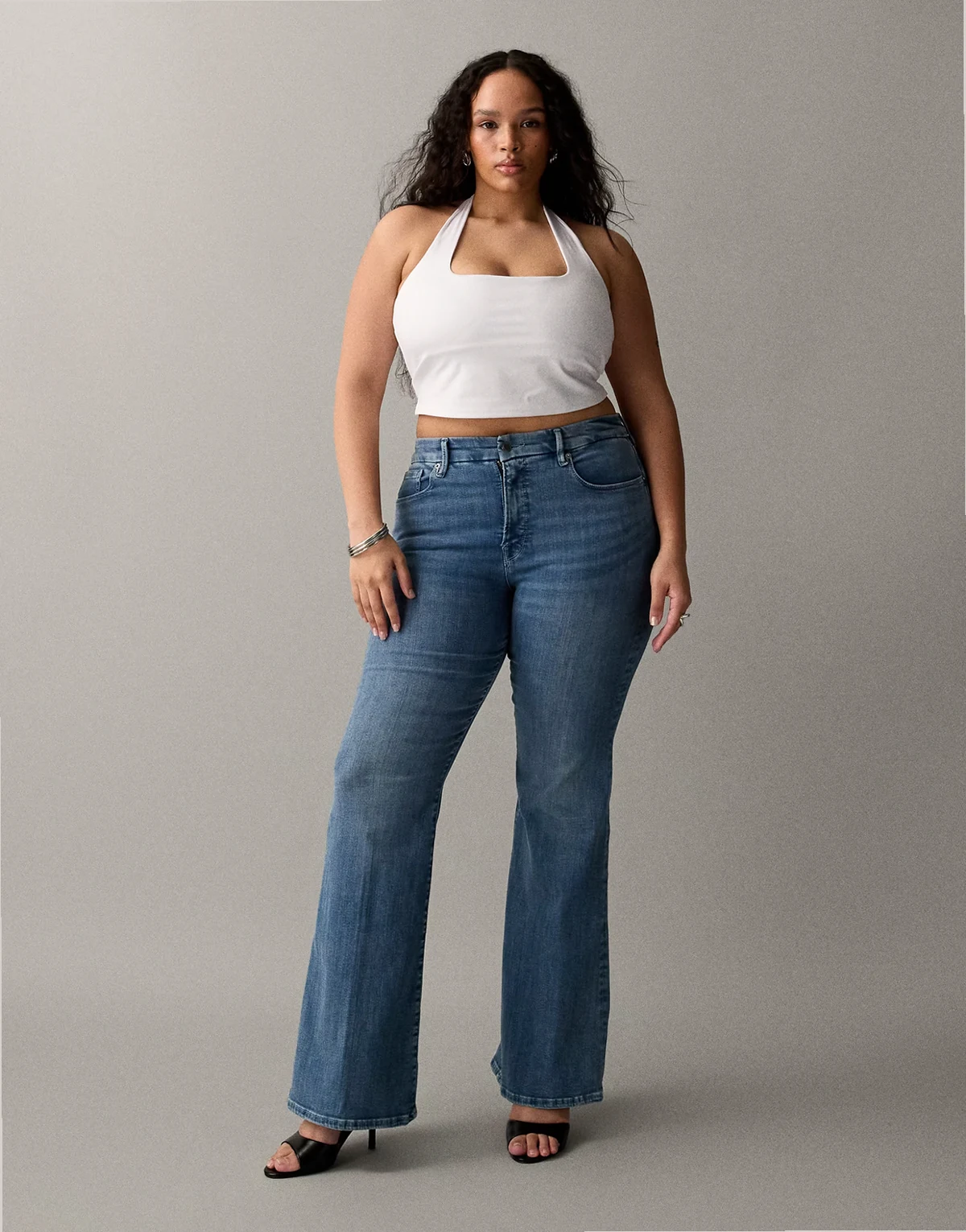 – Good Legs – Schlagjeans in mittelblauer Waschung