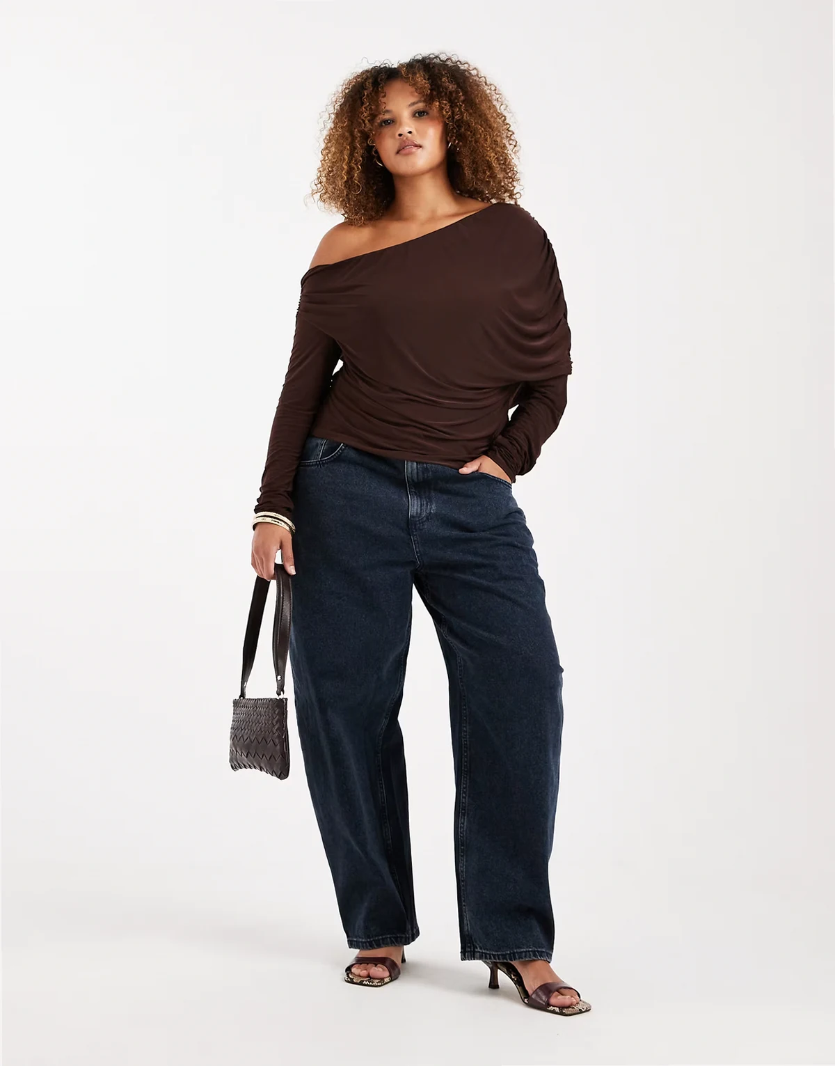 ASOS DESIGN Curve – Niebieskoczarne dopasowane jeansy barrel