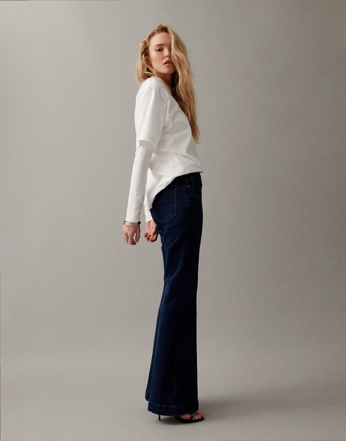 – Good Legs – Ausgestellte Kompressions-Jeans in dunkelblauer Waschung