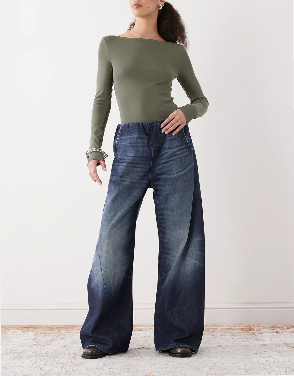 – Weit geschnittene Jeans-Jogginghose in Mittelblau ohne Bund