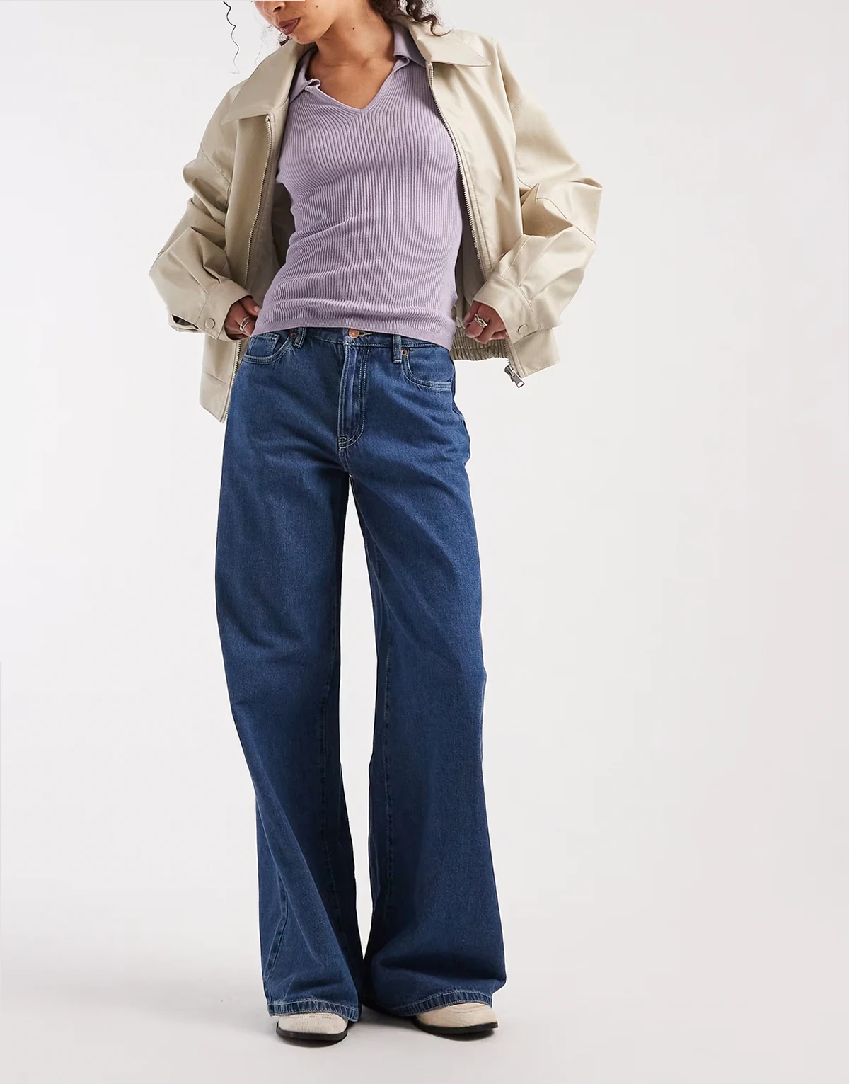 – Remy – Weite Jeans in Mittelblau mit mittelhohem Bund