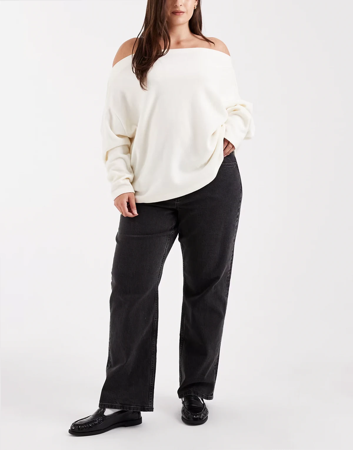 ASOS DESIGN Curve – Elastyczne jeansy z prostymi nogawkami w spranym czarnym kolorze