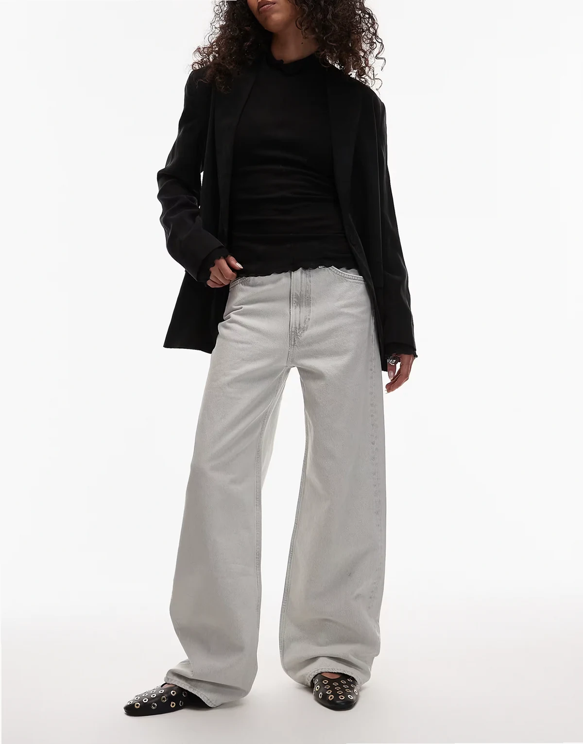 – Lupine – Jeans in gebleichtem Wollweiß mit hohem Bund und weitem Bein
