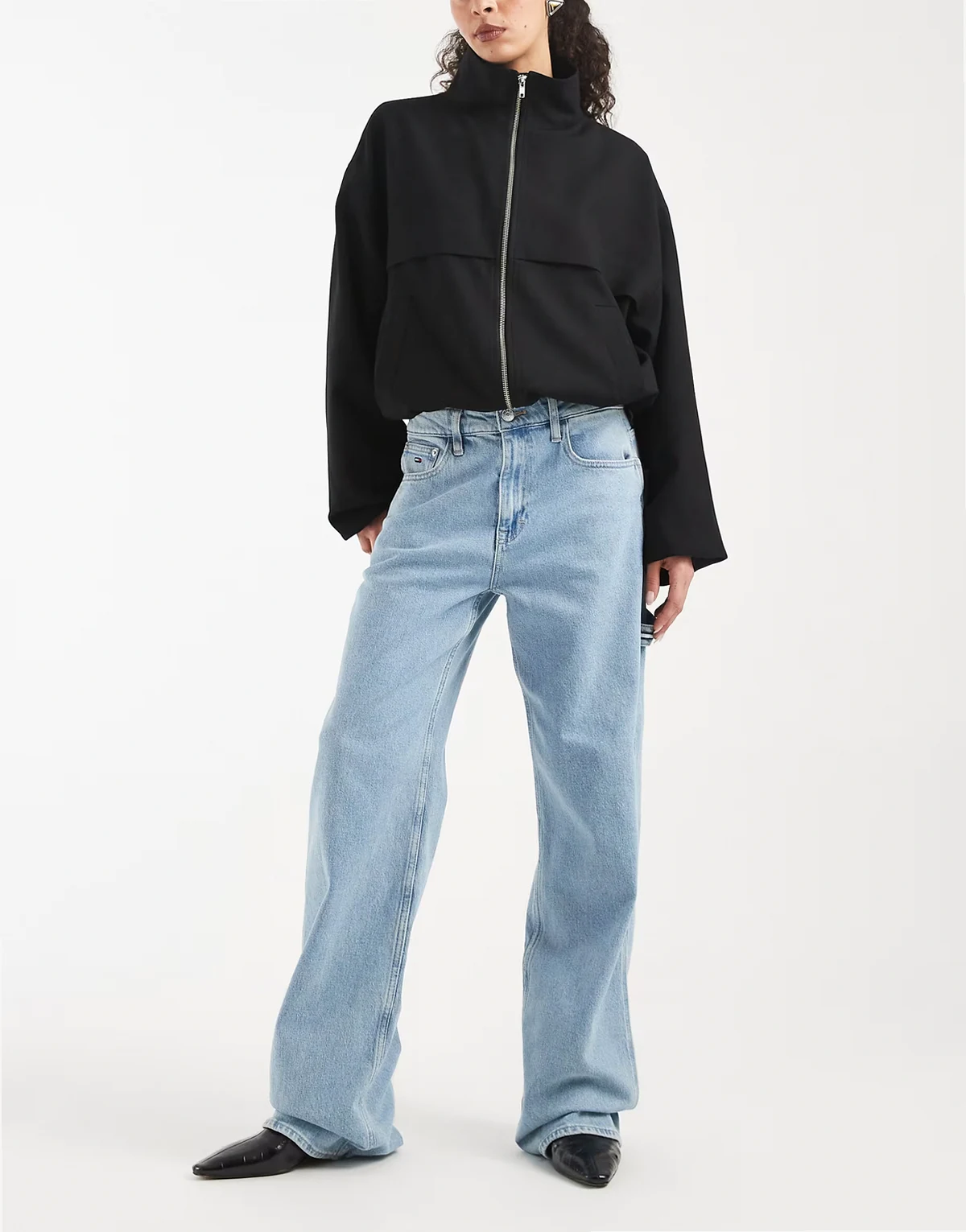 Mia mid rise relaxed straight jeans in light wash blue