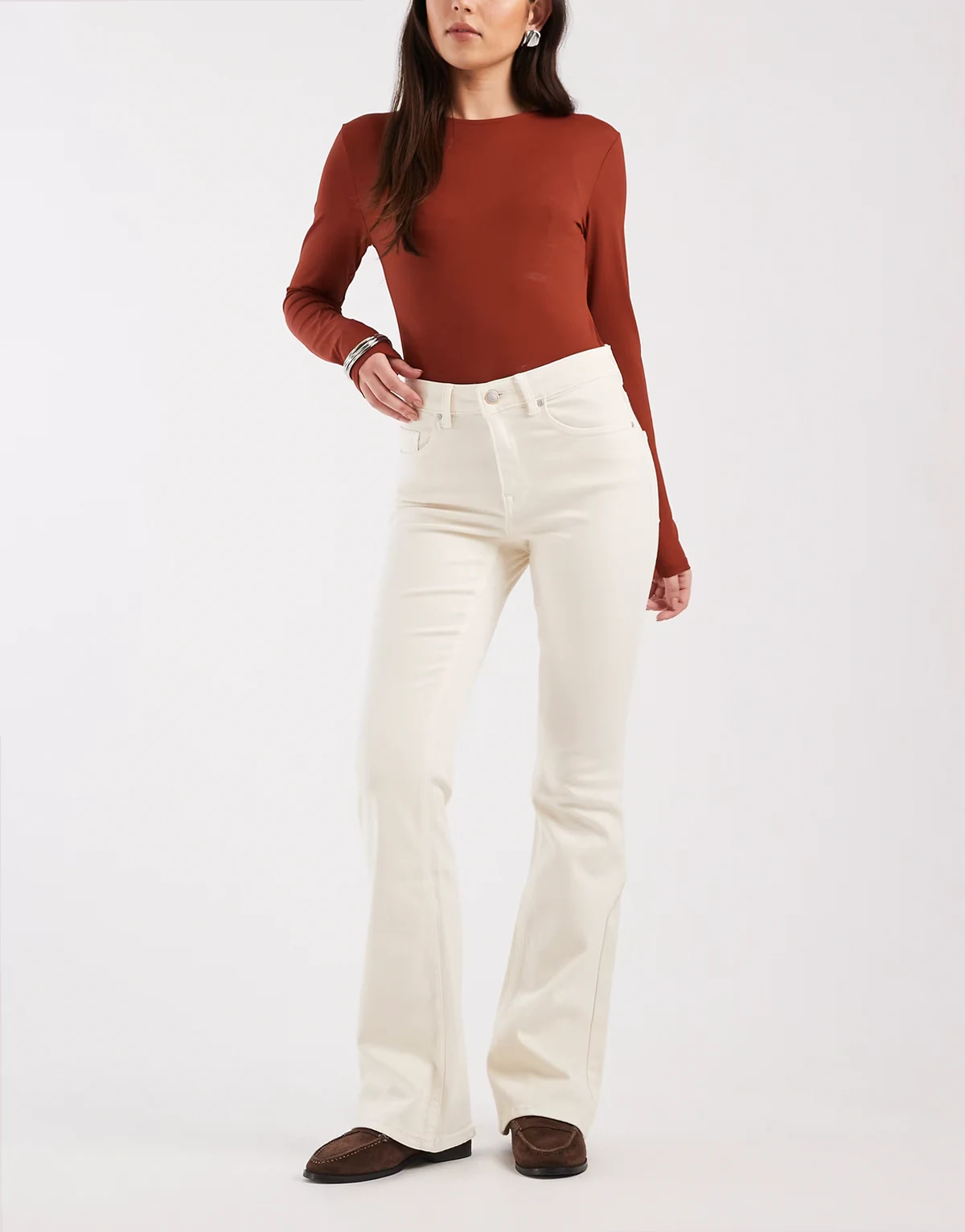 – Flash – Schlag-Jeans in Ecru mit mittelhohem Bund