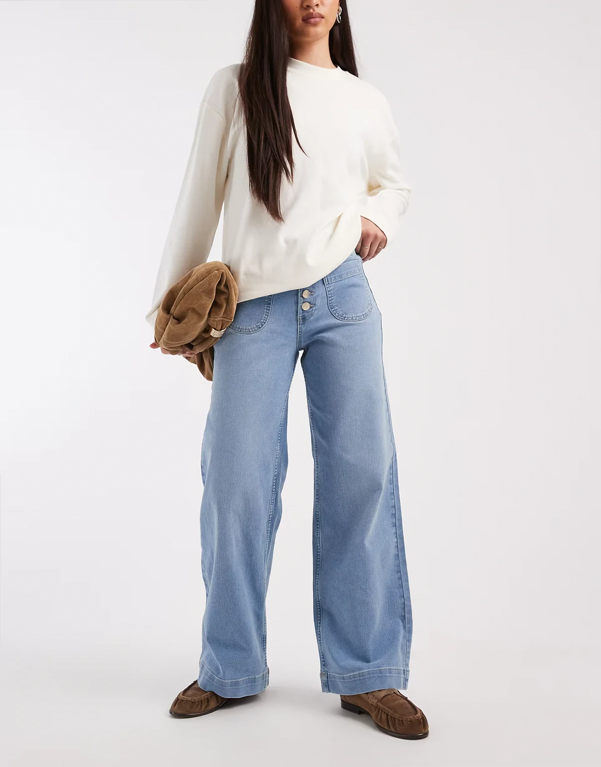 – Kayla – Jeans aus hellblauem Denim mit weitem Bein und Knopfleiste vorne