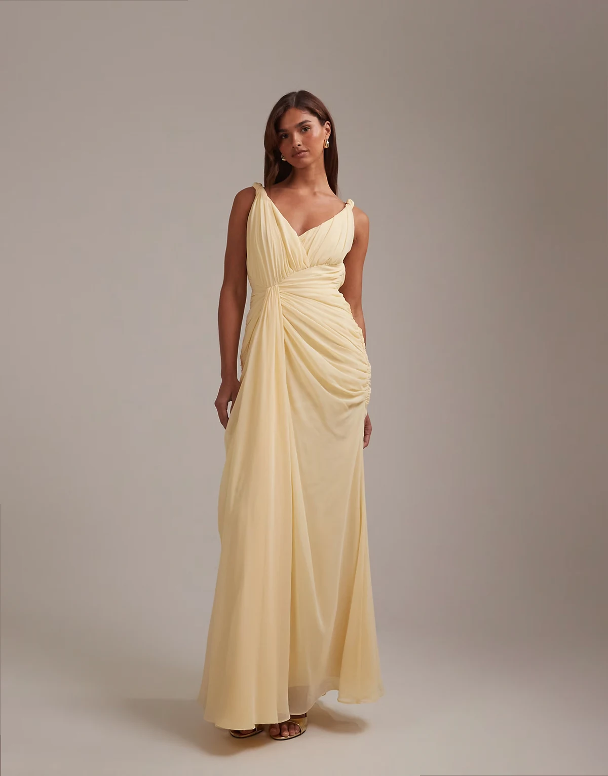 Bridesmaids – Żółta sukienka maxi ze skręconymi ramiączkami i zebraniem w talii
