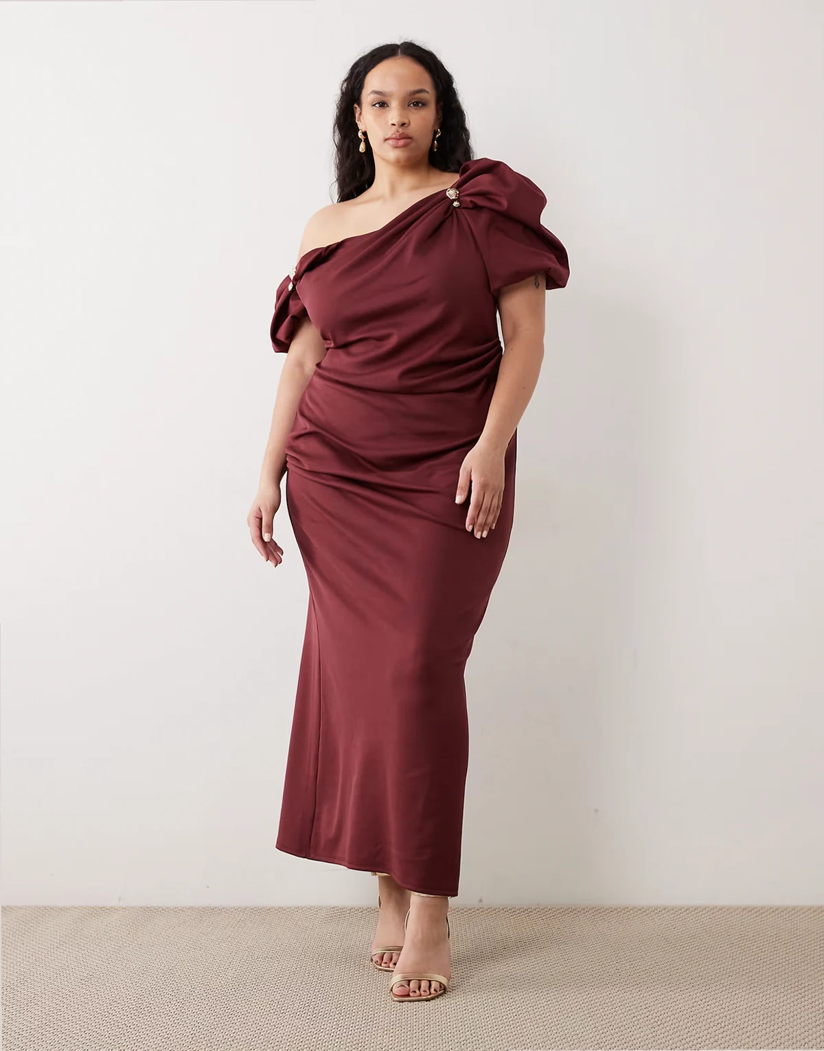ASOS DESIGN Curve – Czerwona sukienka midi z opadającymi ramionami, bufkami i ozdobnym wykończeniem