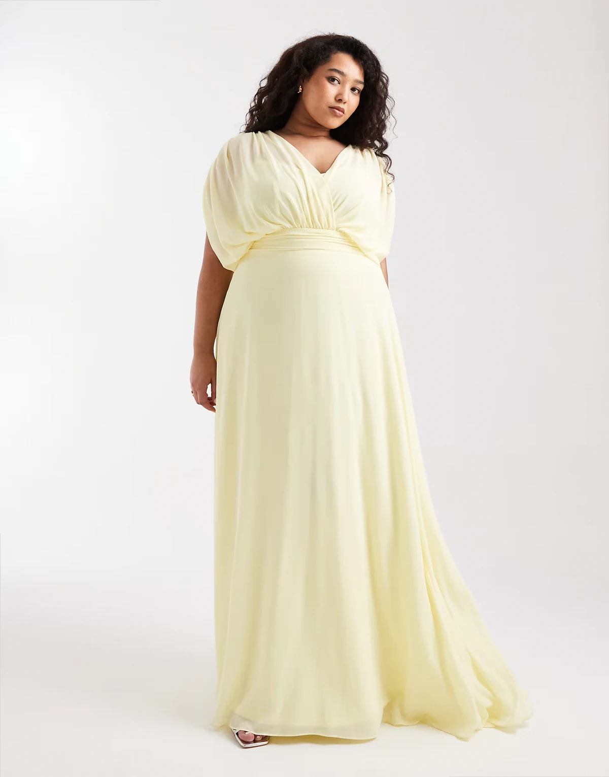 Bridesmaid – Cytrynowa plisowana sukienka maxi z szyfonu