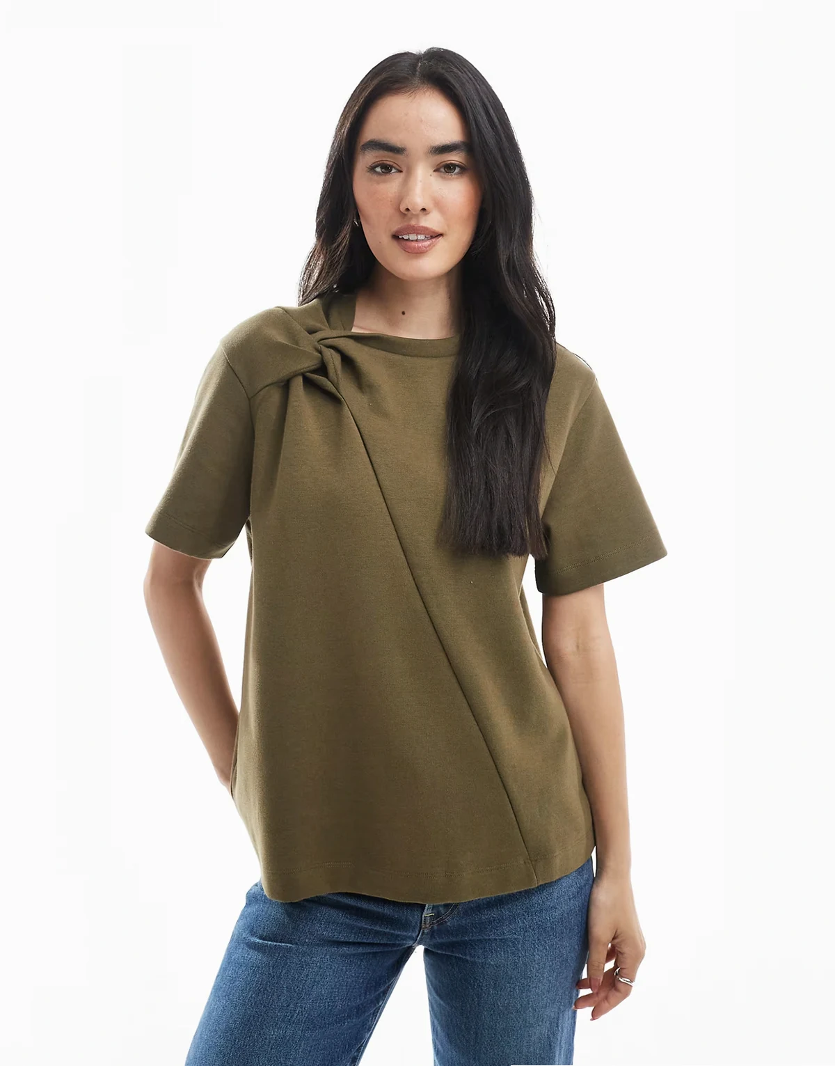 – T-shirt ze skręconym ramieniem w kolorze khaki