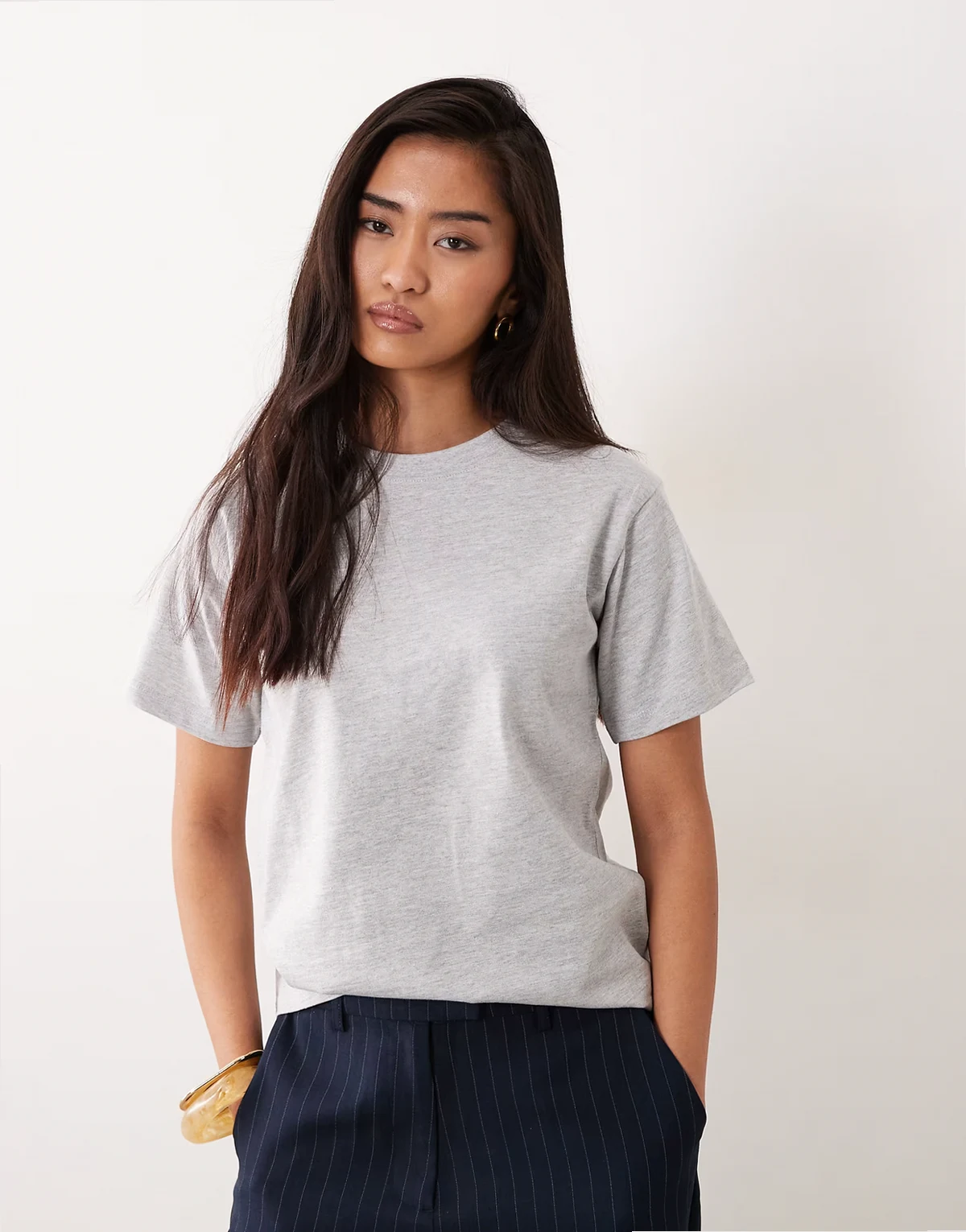– Schlichtes T-Shirt in meliertem Grau