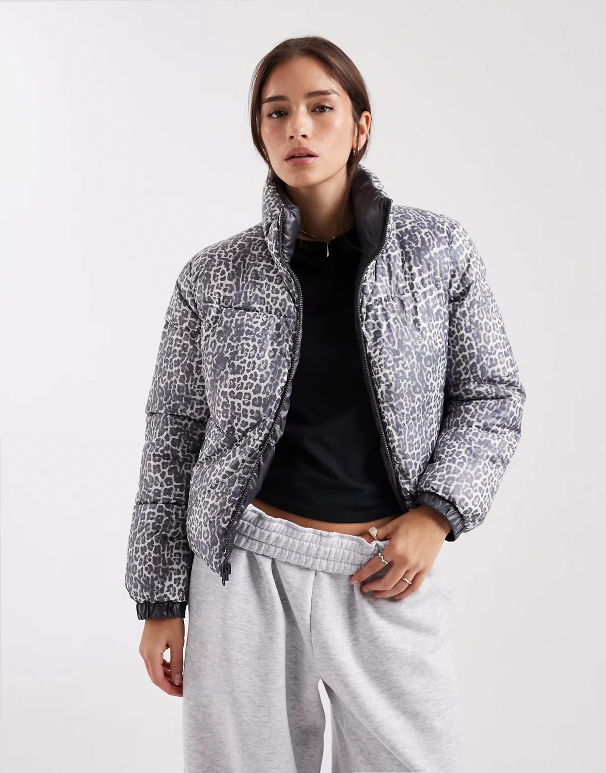 – Wendbare Steppjacke mit farblich abgestimmtem Leopardenmuster