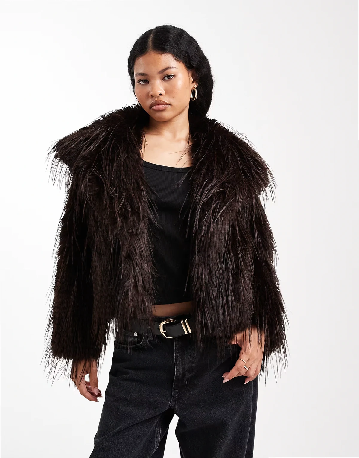 ASOS DESIGN Petite – Czekoladowobrązowa krótka kurtka ze sztucznego futra