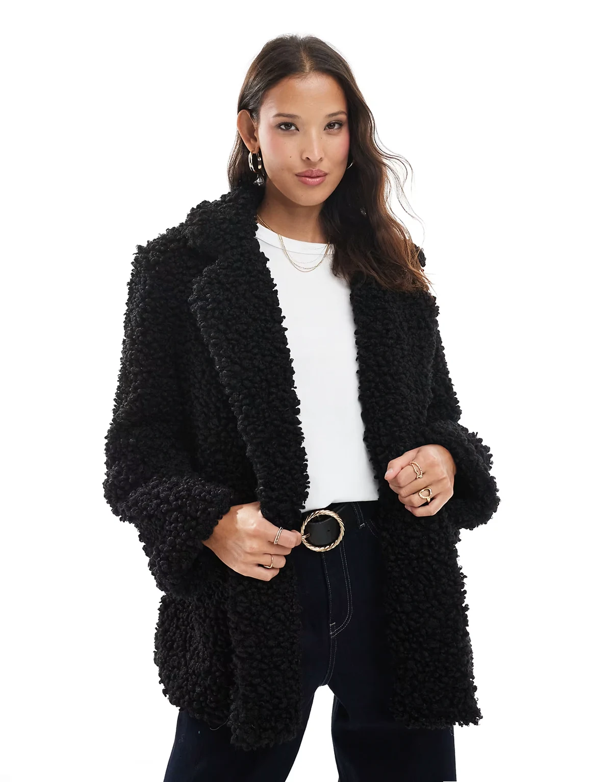 – Zweireihiger Kurzmantel aus zotteligem Kunstpelz in Schwarz