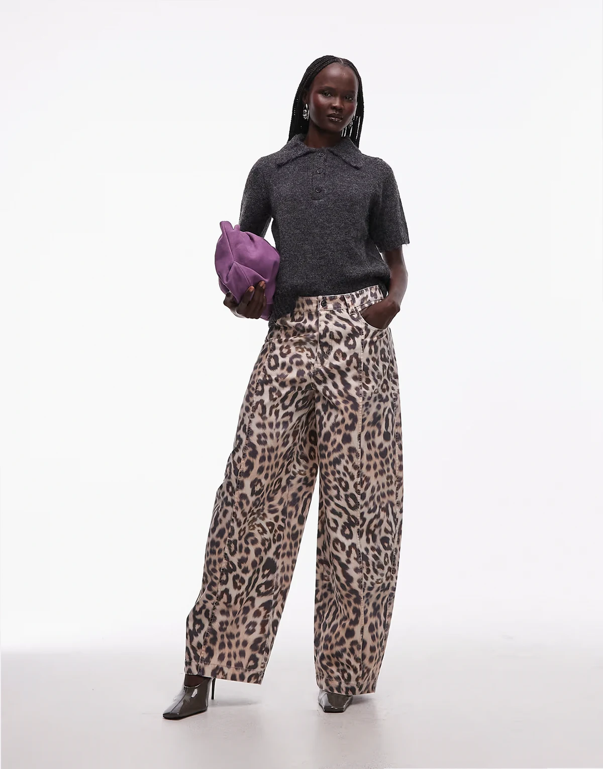 – Spodnie barrel w panterkę