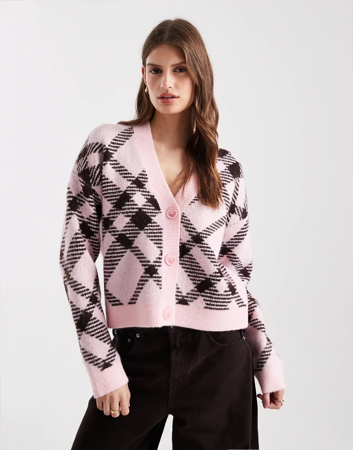 – Oversize-Strickjacke in Zartrosa kariert