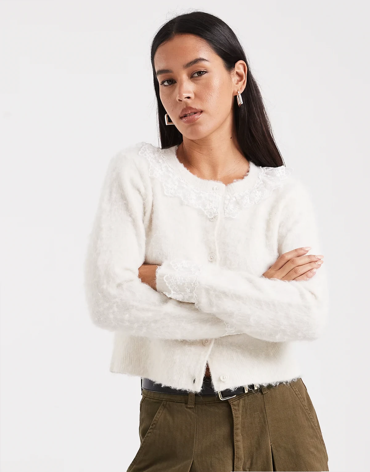 – Strickjacke in Cremeweiß mit Spitzendetail, Kombiteil