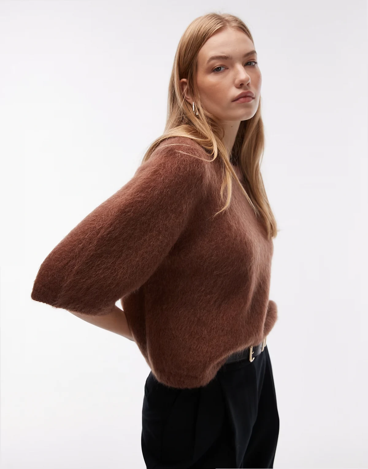 – Kurzärmliger, kastiger Pullover aus Mohair-Wollmix in Braun