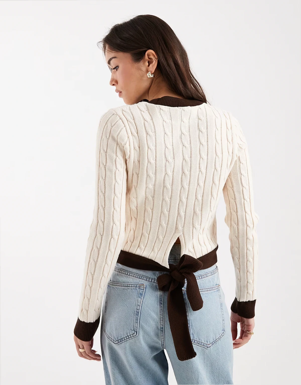 – Strickpullover mit Schleifendetail am Rücken